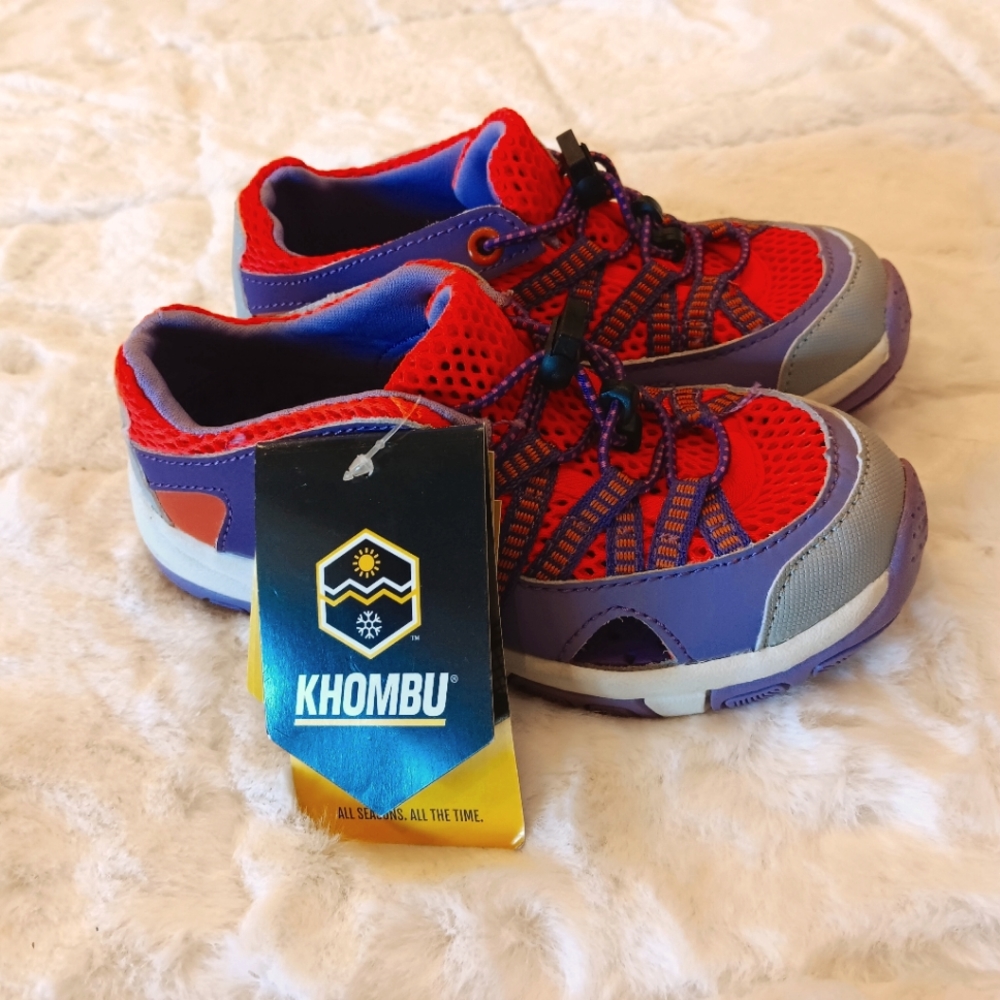 NWT versatile Khombu shoes.
